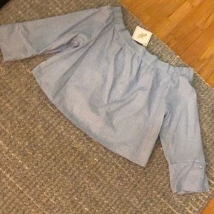NWT Mia off-shoulder seersucker semi-cropped top